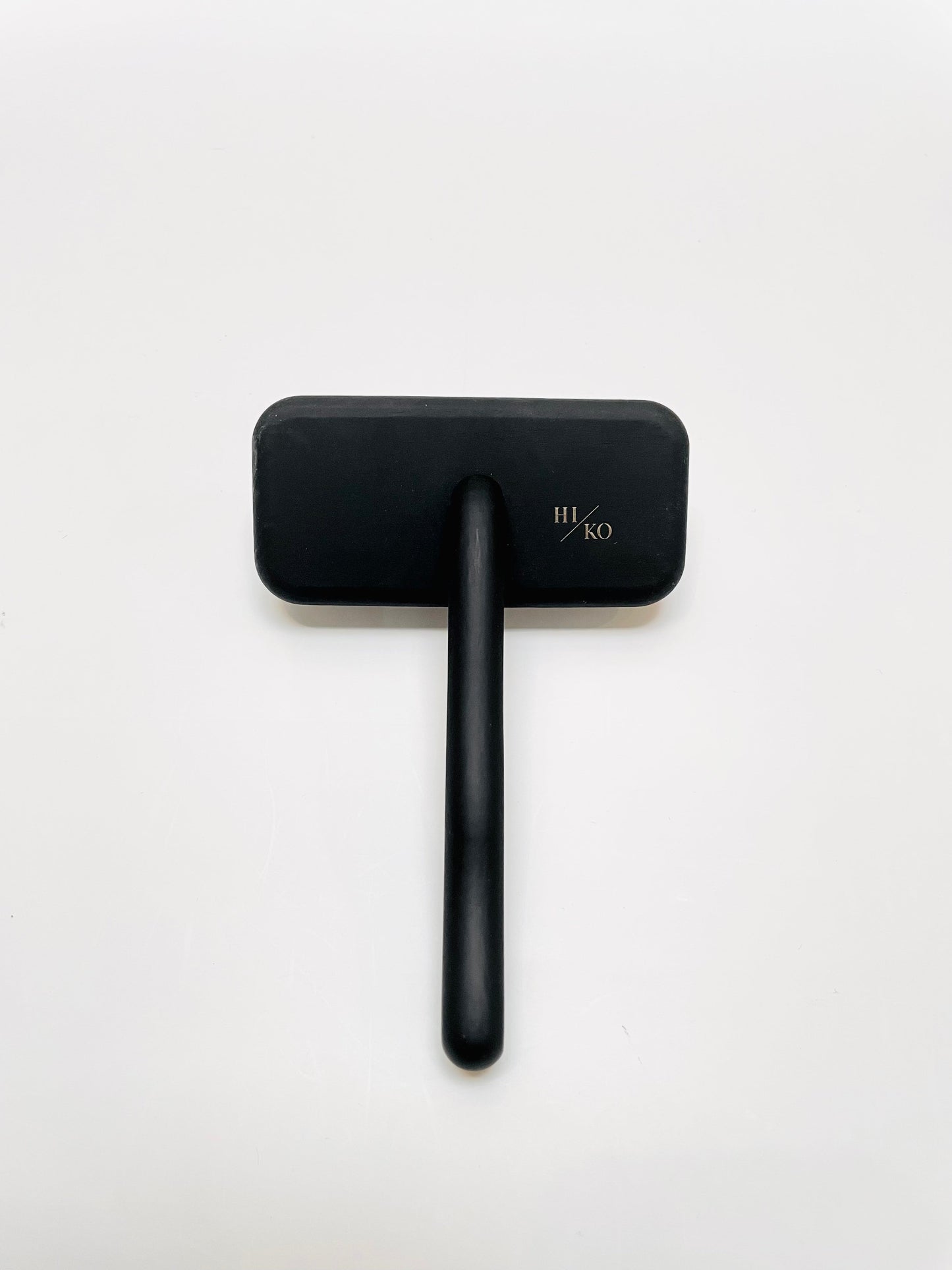 Hiko Ergonomic Slicker Brush ✦